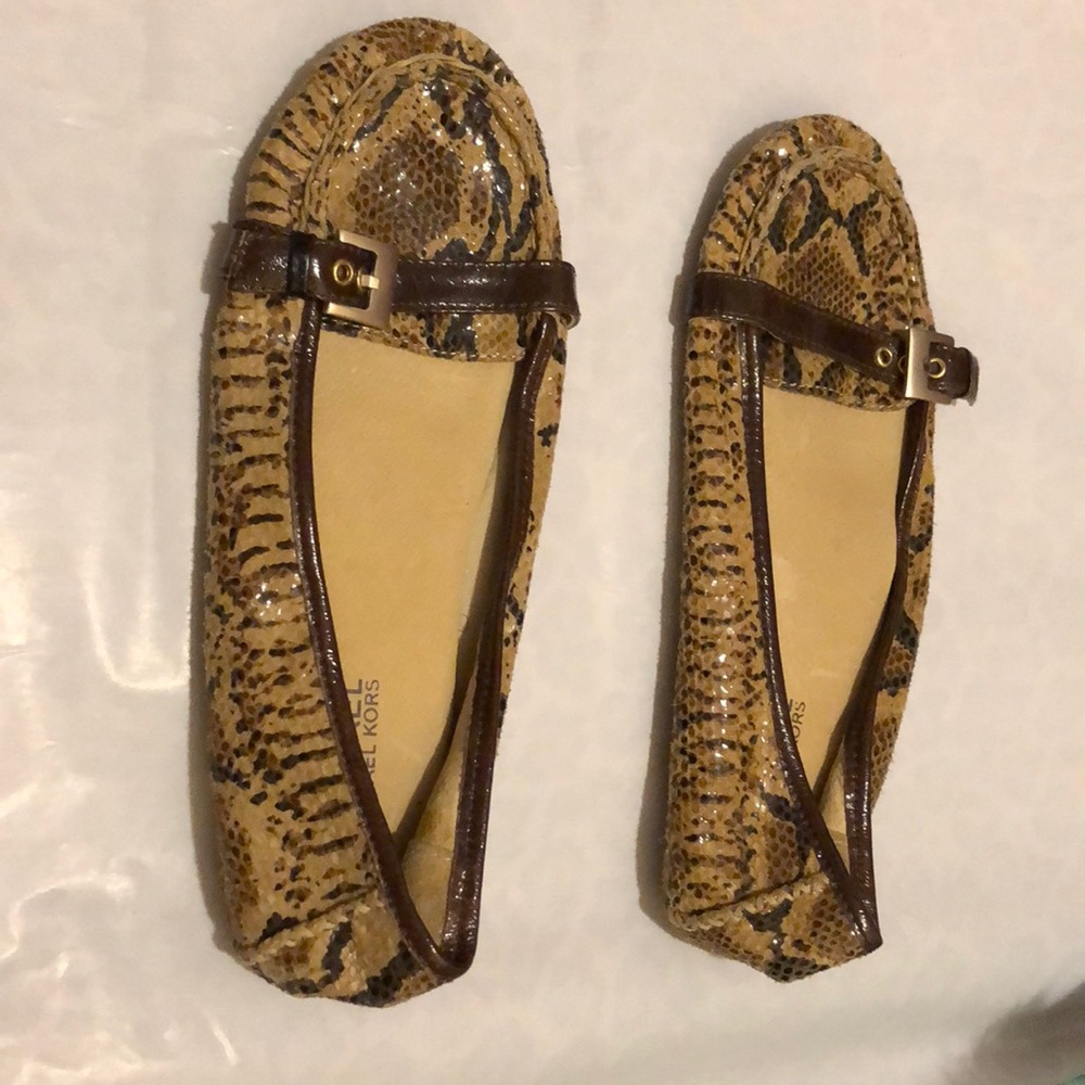 💕cute Michael kors flats💕